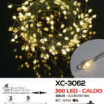 Catena micro LED luminosa natalizia da 9 metri luce calda cavo verde con 8 giochi luce per uso interno funzione timer on-off