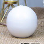 Candela natalizia bianca a forma di sfera in cera dimensioni 7cm