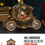 Carrozza nera Natalizia+Babbo Natale con effetto neve che cade carillon luci 8 musiche Natalizie+Ingresso USB (20cmH) alimentazione a batterie