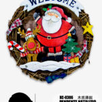 Pendente Natalizio in legno fatto a mano con scritta Welcome+Babbo Natale da appendere  fuori la porta dimensioni 24x24cm