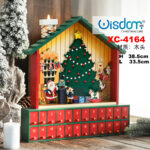 Calendario dell'avvento natalizio in legno a forma Albero di natale con 24 cassetti numerati dimensioni 38,5x33,5cm