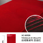 Tovaglia Natalizia di velluto colore rosso dimensioni 140x40cm