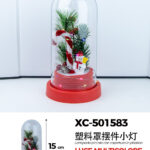 Lampada decorativa natalizia in plastica con luci LED multicolor decorazione interna a forma di pupazzo di neve alimentazione a batterie (non incluse) dimensioni 8,5x15cm