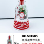 Lampada decorativa natalizia in plastica con luci LED multicolor decorazione interna a forma di babbo natale alimentazione a batterie (non incluse) dimensioni 6x12cm