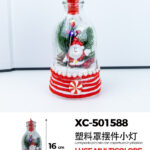 Lampada decorativa natalizia in plastica con luci LED multicolor decorazione interna a forma di babbo natale alimentazione a batterie (non incluse) dimensioni 8x16cm