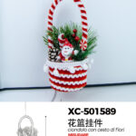 Ciondolo natalizio a forma di babbo natale adatto per alberi o porte dimensioni 8x18cm