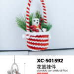 Ciondolo natalizio a forma di cestino con orsetto adatto per alberi o porte dimensioni 8x18cm