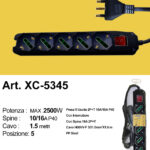 Presa elettrica nera multipla con 5 uscite potenza massima 2500W lunghezza cavo 1,5 metri