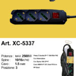 Presa elettrica nera multipla con tre uscite potenza massima 2500W lunghezza cavo 1,5 metri