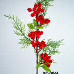 Ramo decorativo natalizio con bacche rosse e rami altezza 56cm