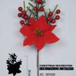 Decorazione natalizia a forma di rosa rossa in velluto con bacche e pino dimensioni 18x20cm