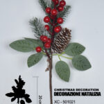 Ramo decorativo natalizio con bacche rosse e pigna innevata dimensioni 18x20cm