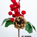Ramo decorativo natalizio con bacche rosse e pigne altezza 20cm