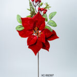 Decorazione natalizia a forma di rosa rossa in velluto con bacche e pino altezza 50cm