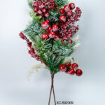 Ramo decorativo natalizio con bacche rosse innevate altezza 66cm