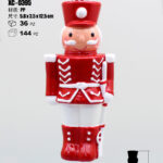 Pendente decorativo natalizio a forma di schiaccianoci soldatino con barba bianca dimensione 12cm