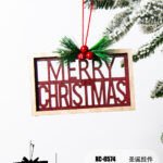 Pendente Natalizio in legno a forma quadrata con scritta Merry Christmas dimensioni 12,5x7,5cm