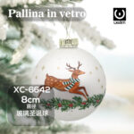 Pallina di Natale trasparente in vetro da 8cm decorata con renna Natalizia