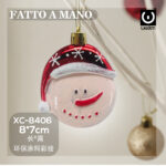 Pallina di natale in plastica fatta a mano a forma pupazzo di neve con cappellino rosso dimensioni: 8x7cm