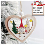 Decorazione Natalizia pendente in legno a forma di cuore con Babbo Natale e alberi dimensione 13,5x12,5cm