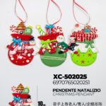 Set da 3 Pendenti natalizi a forma di personaggi assortiti con colori diversi dimensione: 8x1,5x10cm
