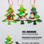 Set da 3 Pendenti natalizi a forma di albero con personaggi assortiti dimensione: 9x1,5x13cm